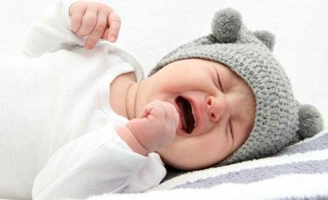 5 أسباب وراء استيقاظ طفلك الرضيع ليلاً 5 أسباب وراء استيقاظ طفلك الرضيع ليلاً